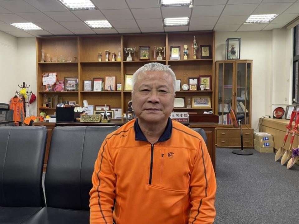 在民進黨決定提名竹縣長人選後，竹北市長何淦銘強調，他仍將以無黨籍身分參選到底。（記者彭新茹攝）