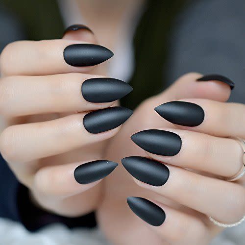 18) Matte Black Press-on Halloween Nails