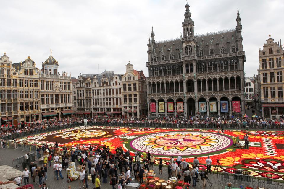 FOTOS | México protagoniza tradicional alfombra floral gigante de Bruselas