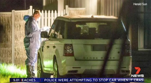 Detectives at the home on the NSW/Victoria border. Source: 7News/ Herald Sun