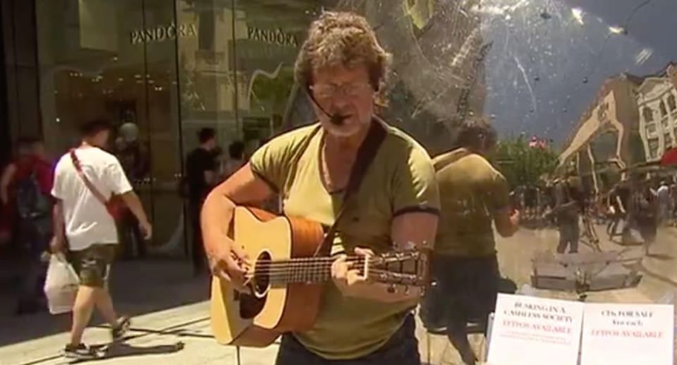 Adelaide busker Peter Clayton is now offering EFTPOS payments for people who like his music. Source: 7 News