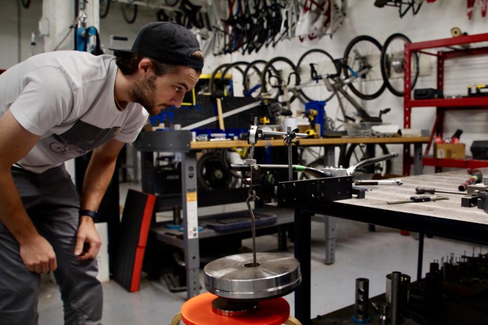 Simon Ayotte testing bars