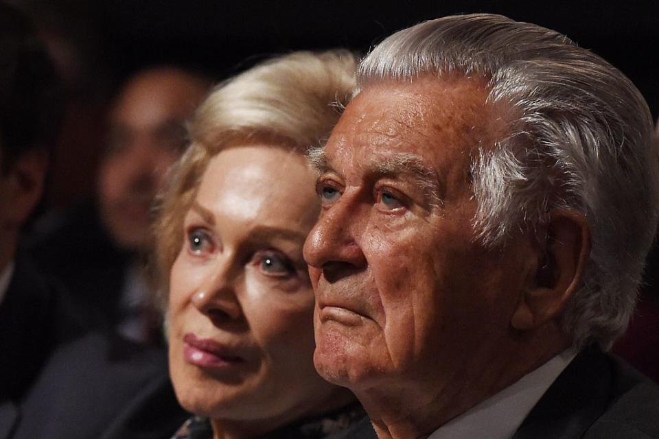 SYDNEY, AUSTRALIA - JUNE 19: Former prime minister Bob Hawke and wife Blanche D' Alpuget wait for Leader of the Opposition Bill Shorten at the Labor campaign launch at the Joan Sutherland Performing Arts Centre as part of the 2016 election campaign on June 19, 2016 in Penrith, Sydney, Australia. Source: Getty