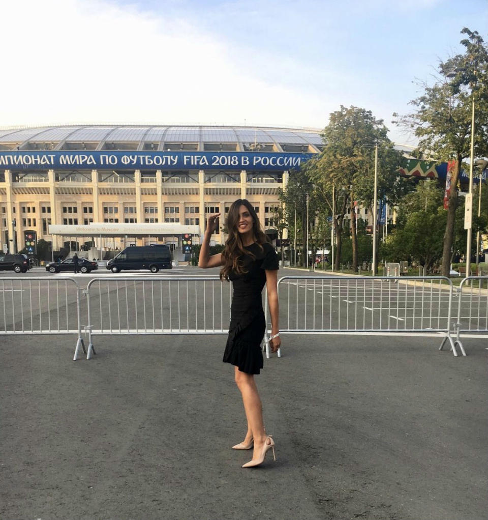 <p>En la lista de diseñadores extranjeros favoritos se encuentra Isabel Marant. Durante su viaje al Mundial la pudimos ver con un LBD (<em>Little Black Dress</em>) de la modista francesa. (Foto: Instagram / <a rel="nofollow noopener" href="https://www.instagram.com/saracarbonero/" target="_blank" data-ylk="slk:@saracarbonero;elm:context_link;itc:0;sec:content-canvas" class="link ">@saracarbonero</a>). </p>