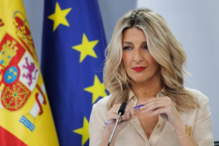 Yolanda Díaz, durante una rueda de prensa posterior a la reunión del Consejo de Ministros, a 30 de abril de 2024, en Madrid