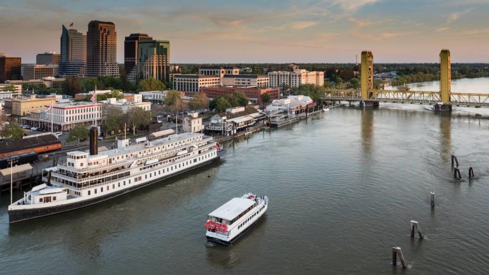 A City Cruise ship on the Sacramento River.