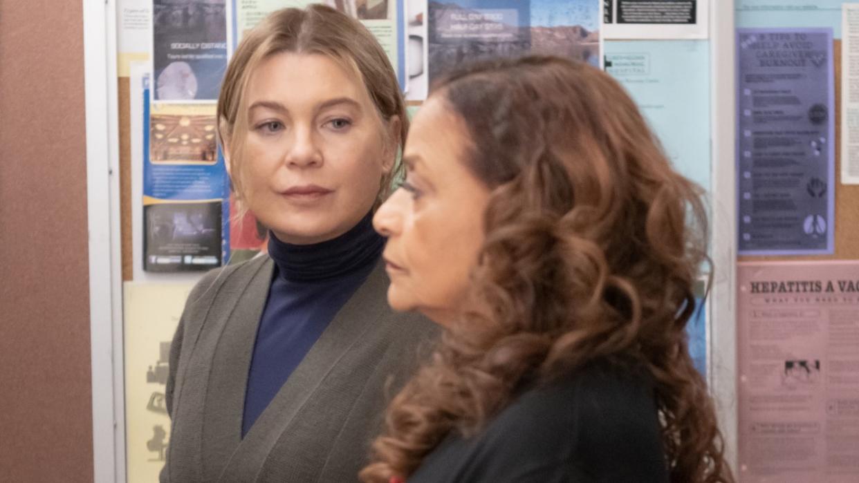  Ellen Pompeo as Meredith Grey and Debbie Allen as Catherine Fox on Grey's Anatomy. 