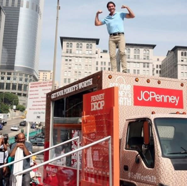 Jerry O’Connell, teaming with JCPenney for their “Get Your Penney’s Worth” campaign: “That’s it! @GlendaleGalleria tomorrow! Thanks so much @jcpenney for including me in today’s #soworthit” -@mrjerryoc