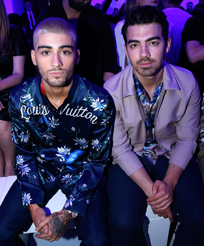 <p>Joe Jonas unfollows Gigi and Zayn</p>