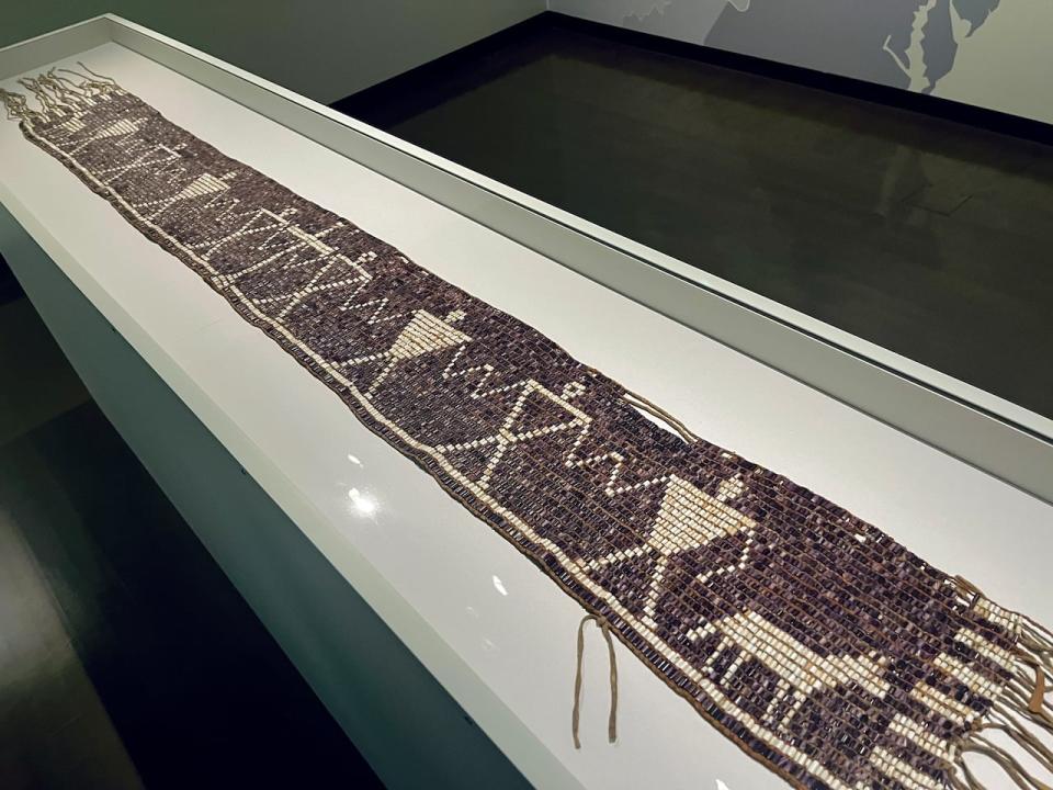 The Two Dog wampum belt has been held by the McCord Stuart Museum for over a 100 years. It originates from Kanesatake, a Kanien’kehá:ka (Mohawk) community northwest of Montreal.