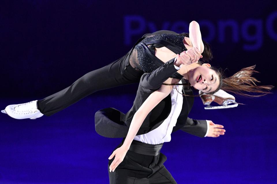 <p>USA’s Maia Shibutani and USA’s Alex Shibutani perform during the figure skating gala event during the Pyeongchang 2018 Winter Olympic Games at the Gangneung Oval in Gangneung on February 25, 2018. / AFP PHOTO / Mladen ANTONOV (Photo credit should read MLADEN ANTONOV/AFP/Getty Images) </p>