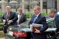 Ireland's Prime Minister Enda Kenny (2nd R) arrives at a euro zone EU leaders emergency summit on the situation in Greece, in Brussels, Belgium, July 7, 2015. REUTERS/Eric Vidal