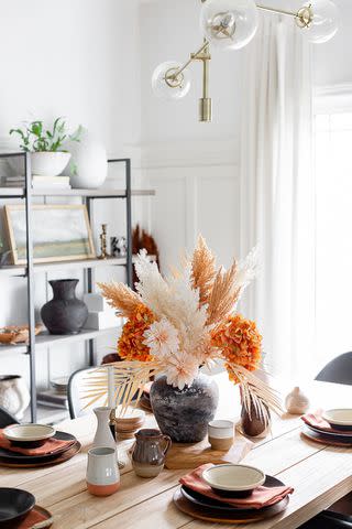 <p><a href="https://www.craftberrybush.com/2020/09/modern-fall-tablescape.html" data-component="link" data-source="inlineLink" data-type="externalLink" data-ordinal="1">Craftberry Bush</a></p>