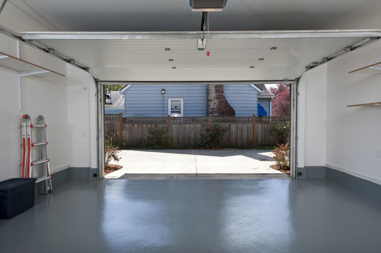 clean garage