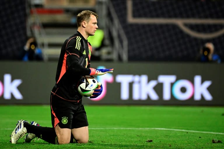 El arquero alemán Manuel Neuer durante el amistoso Alemania-Ucrania en Nuremberg, Alemania, el 3 de junio de 2024 (Tobias SCHWARZ)