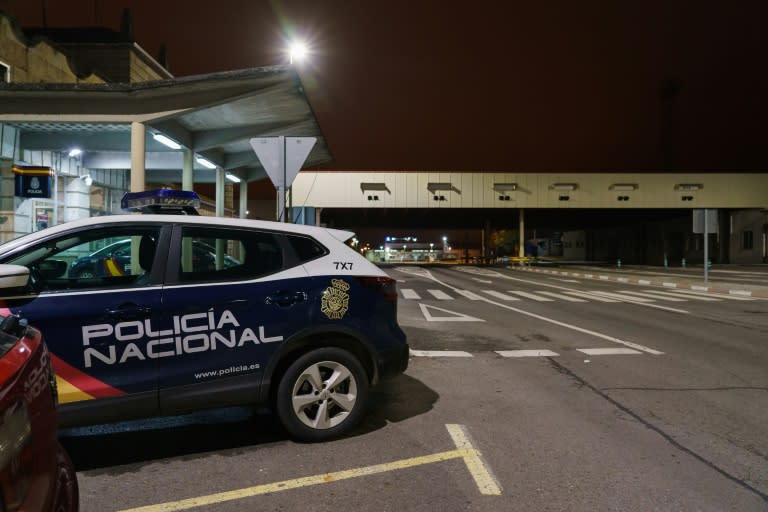 Un vehículo policial, fotografiado el 29 de enero de 2021 en el paso fronterizo con Portugal de Fuentes de Oñoro (César Manso)