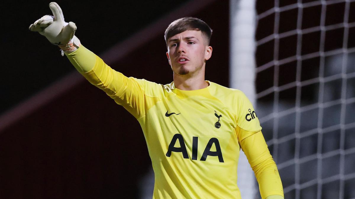 Orient sign goalkeeper Keeley on loan from Spurs