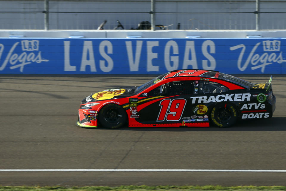 Martin Truex Jr. (19) drives during a NASCAR Cup Series auto race at Las Vegas Motor Speedway, Sunday, Sept. 15, 2019. (AP Photo/Chase Stevens)