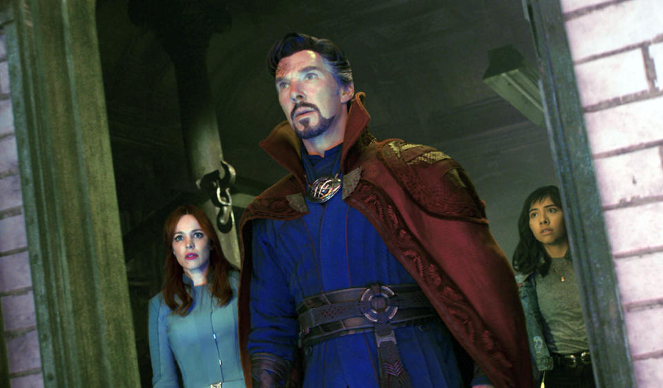 Rachel McAdams, Benedict Cumberbatch y Xochitl Gomez  'Doctor Strange en el multiverso de la locura' (Foto: ©Marvel Studios 2022. All Rights Reserved)