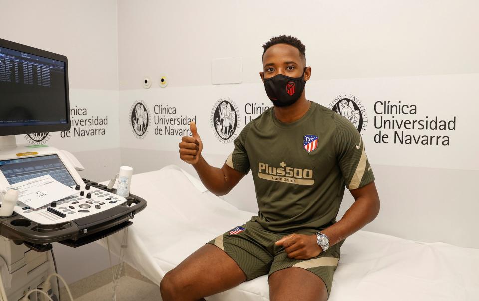 Atletico's new player French striker Moussa Dembele medical test (EPA)