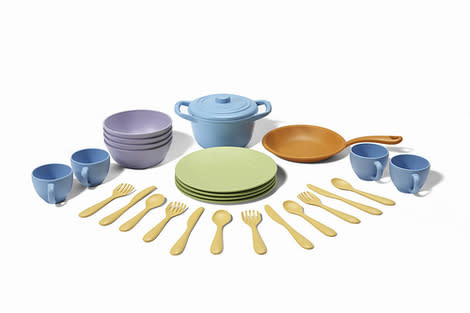 Cookware and dining set