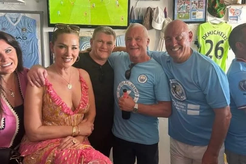 Ricky, Claire and pals watching the City v Wolves match at a bar in Tenerife on Saturday -Credit:Ricky Hatton (Instagram)