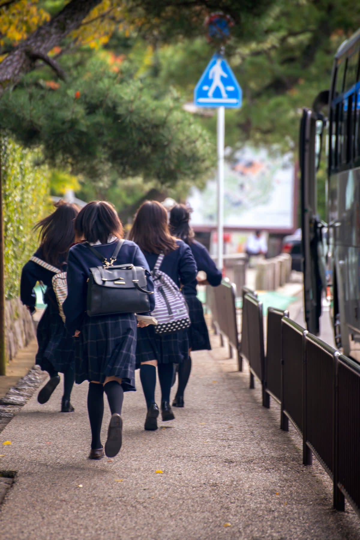 Schools to close early on Monday as extreme temperatures warned (Getty Images)