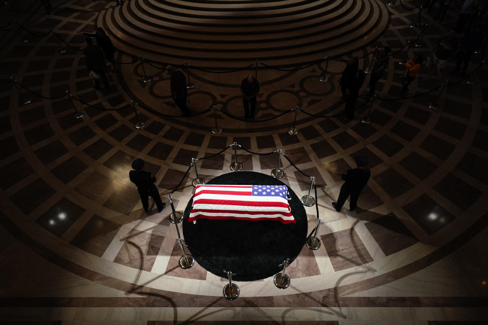 The casket of Sen. Dianne Feinstein lies in the Rotunda at San Francisco City Hall on Wednesday. (Godofredo A. Vásquez/AP)