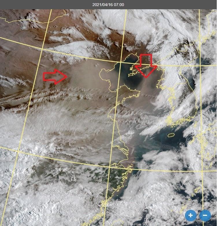中央氣象局長鄭明典今天上午在臉書PO出衛星影像，警告「中國沙塵暴又來了」。（翻攝自鄭明典臉書）