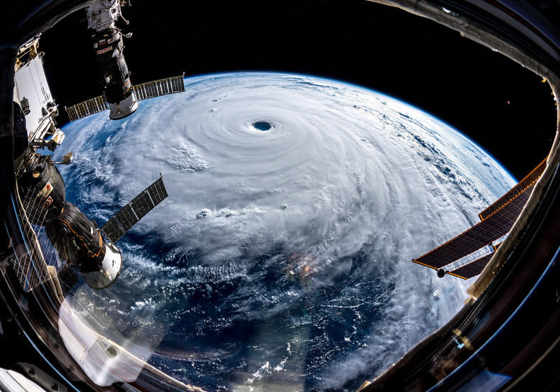 太空人在地球上空所觀測到的颶風。Astro_Alex