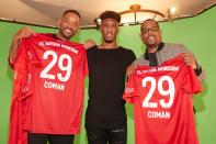 FC-Bayern-Star Kingsley Coman (Mitte) ist gemeinsam mit Teamkollege David Alaba (nicht im Bild) in der Actionfilm-Fortsetzung "Bad Boys For Life" (mit Will Smith, links, und Martin Lawrence) zu sehen.