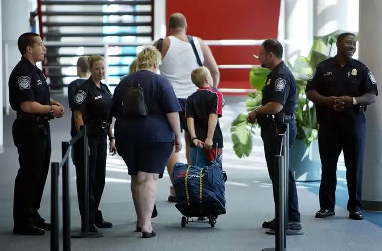 Agentes federales realizaron la detención de Cabrera Fuentes en el Aeropuerto Internacional de Miami, Florida.