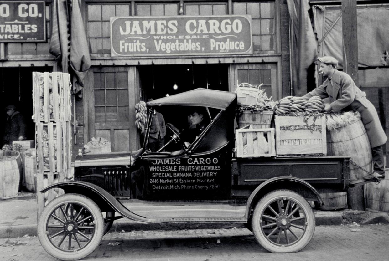 Ford introduces its first light-duty pickup as an optional body for the 1925 Model T Runabout. 