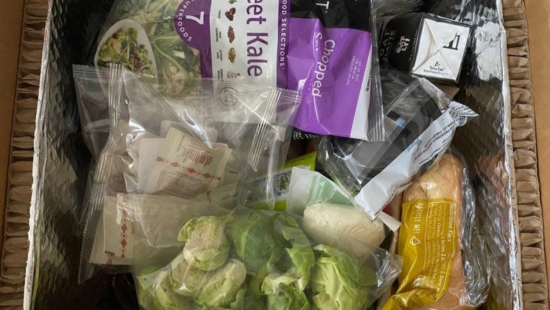 HelloFresh packs all your items in one cardboard box.