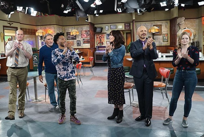 <p>Best damn cast on TV. Yeah, I said it. — @jermainefowler #juddhirsch @kateylous @davidkoechner @mazjobrani @annabaryshnikov @dasefatcap @rellbattle @superiordonuts @cbstv<br> (Photo: YahooTV via Instagram) </p>