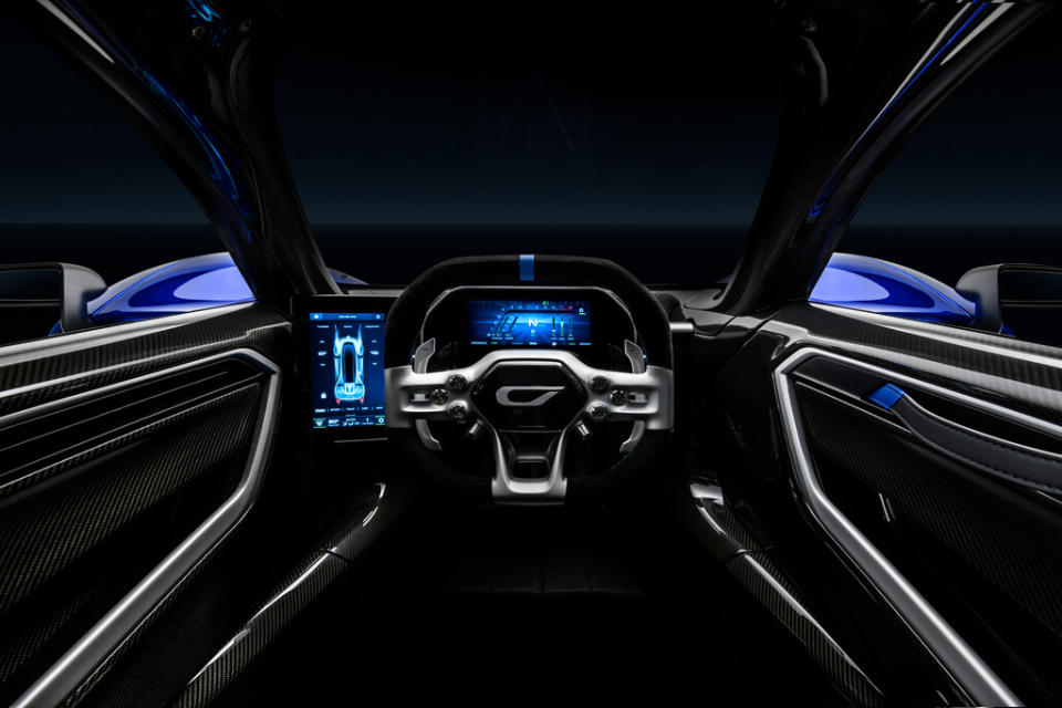 0.8-Czinger-21C-Lightweight-track-configuration-in-Geneva-International-Motor-Show-configuration-interior-driver-view.jpg