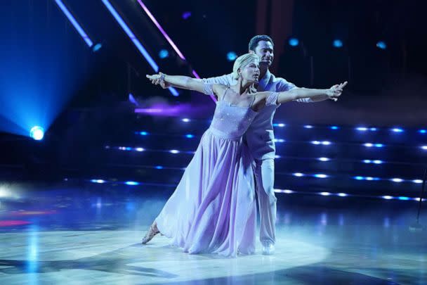 PHOTO: Selma Blair performs on 'Dancing with the Stars.' (Erin McCandless/ABC)