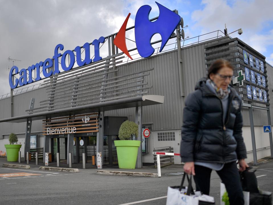 Carrefour exceeded donations of all ten UK supermarkets by over 6,000 tonsAFP via Getty Images