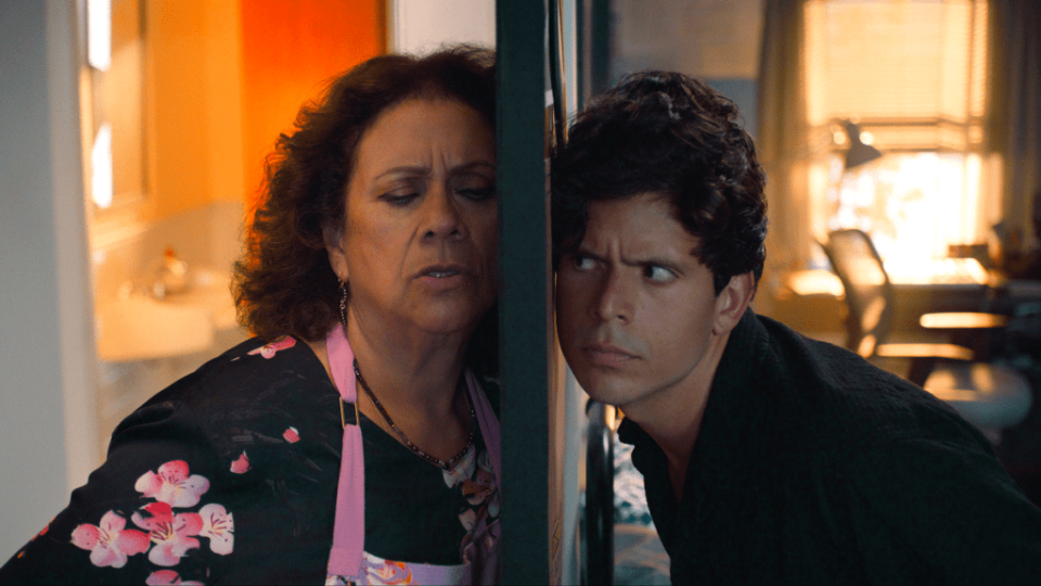 Maria Mancuso and Rudy Mancuso in "Música" (Prime Video)