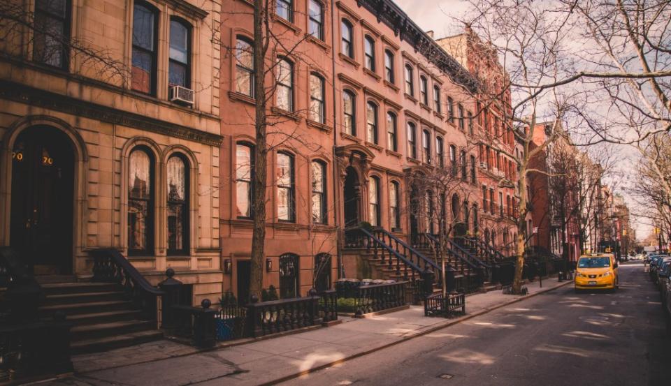 Security expert Herman Weisberg says townhouse residents are spending big on security upgrades and round-the-clock surveillance. kasto – stock.adobe.com