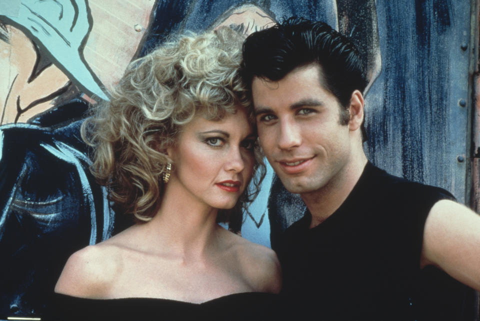 La cantante y actriz australiana Olivia Newton-John y el actor estadounidense John Travolta en la película de Paramount 'Grease', 1978. (Foto de Paramount Pictures/Fotos International/Getty Images)