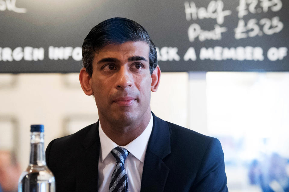 LONDON, ENGLAND - OCTOBER 22: Chancellor of the Exchequer, Rishi Sunak hosts a roundtable discussion for business representatives at a Franco Manca restaurant in Waterloo on October 22, 2020 in London, England. (Photo by Stefan Rousseau-WPA Pool/Getty Images)