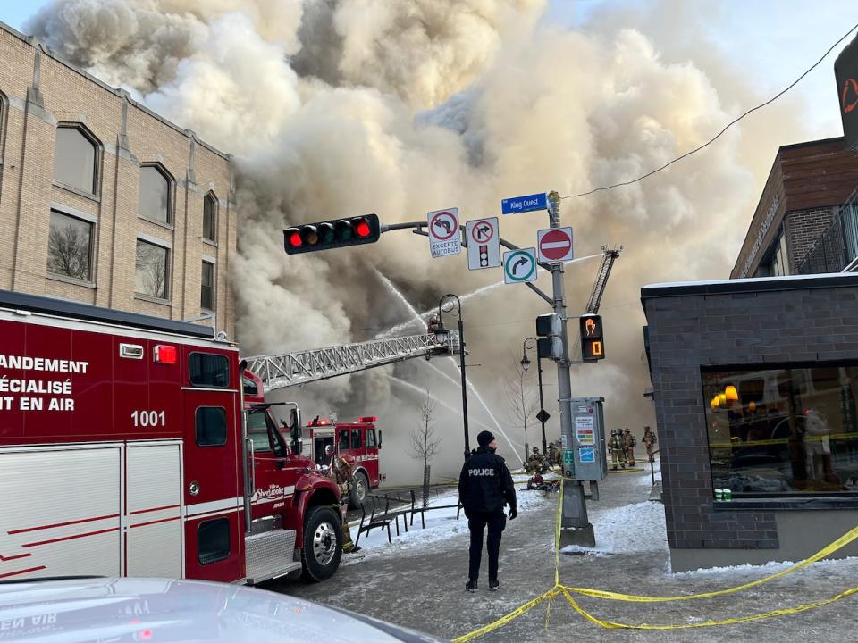 A major fire in Sherbrooke, Que., on Jan. 23, 2024, has snarled traffic and closed streets but there have been no injuries.