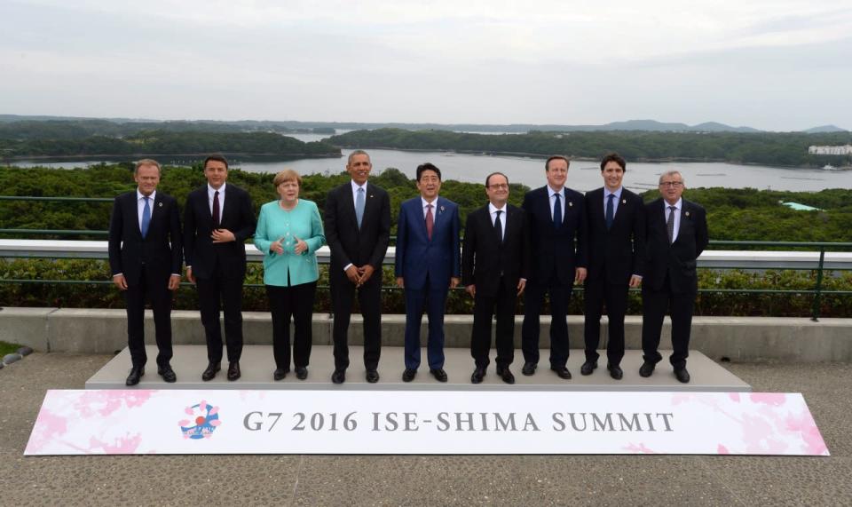 European Council President Donald Tusk, left to right, Italian Prime Minister Matteo Renzi, German Chancellor Angela Merkel, U.S. President Barack Obama, Japanese Prime Minister Shinzo Abe, French President Francois Hollande, British Prime Minister David Cameron, Canadian Prime Minister Justin Trudeau and President of the European Commission Jean-Claude Juncker take part in an official family photo in Shima, Japan during the G7 Summit on Thursday, May 26, 2016. THE CANADIAN PRESS/Sean Kilpatrick