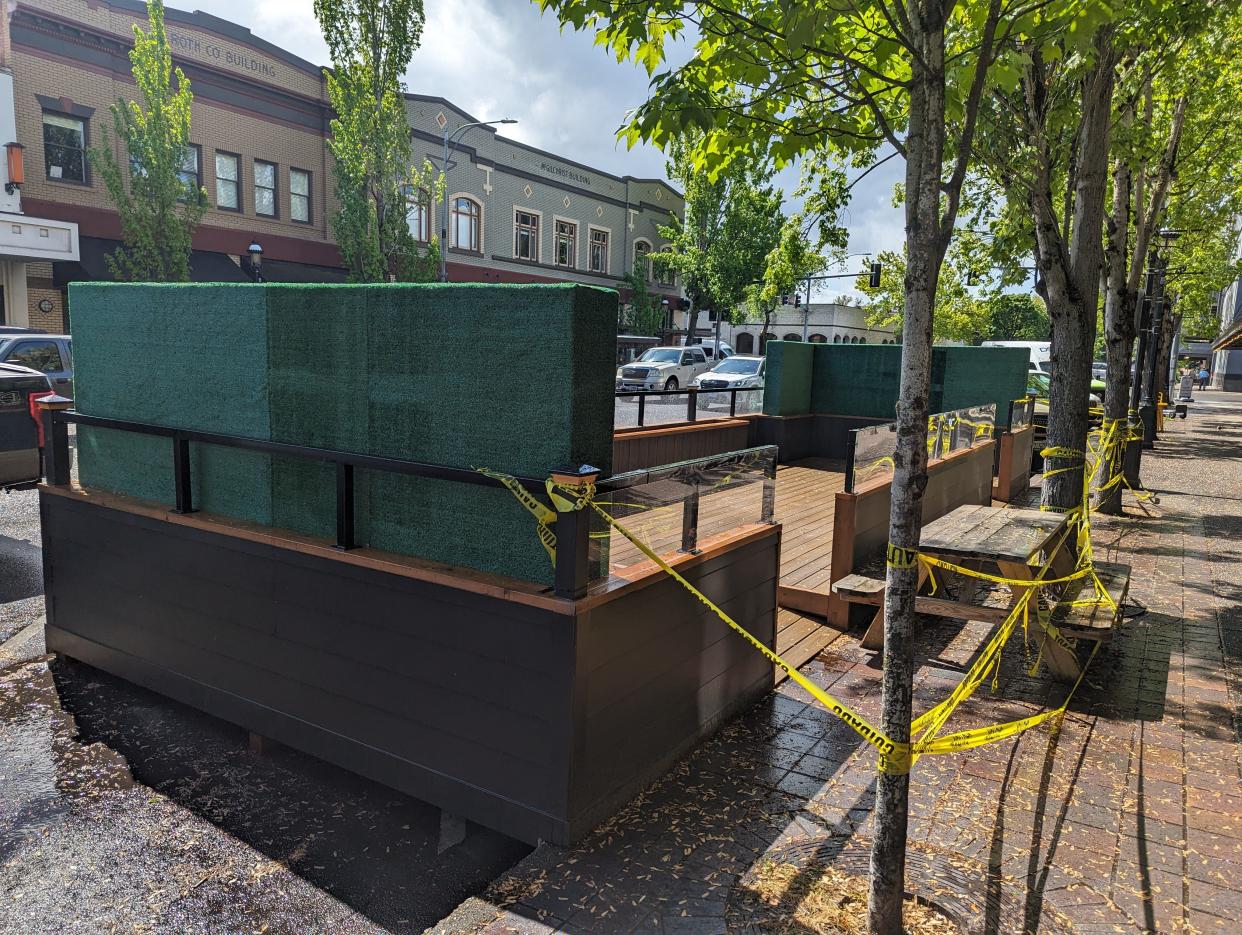 The new parklet for Side Hustle Bar in downtown Salem.