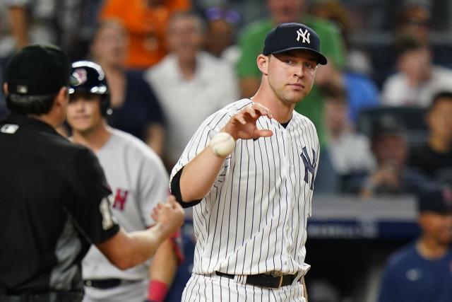 Bogaerts scores on wild pitch in 11th, Red Sox top Yanks 5-4