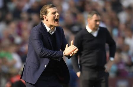 Britain Football Soccer - West Ham United v Swansea City - Premier League - London Stadium - 8/4/17 West Ham United manager Slaven Bilic and Swansea City manager Paul Clement Action Images via Reuters / Tony O'Brien Livepic