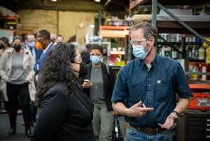 Administrator Guzman and Richard Stewart, co-owner of Washington Machine Works