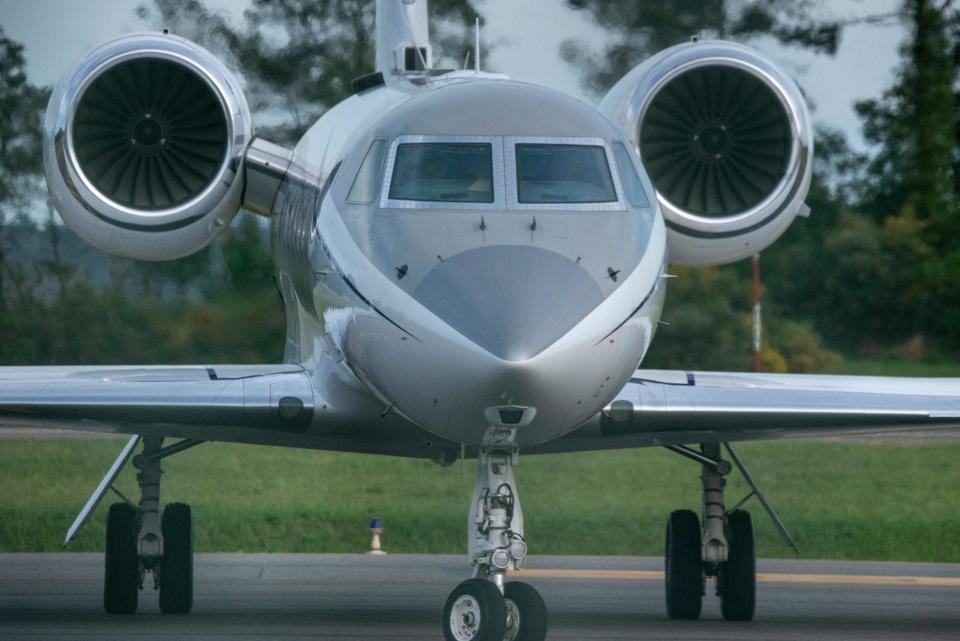 El avión privado que ha traído a Juan Carlos I a España. (Photo by BRAIS LORENZO/AFP via Getty Images)