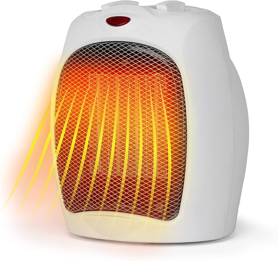 BLACK+DECKER Desktop Heater. Image via Amazon.